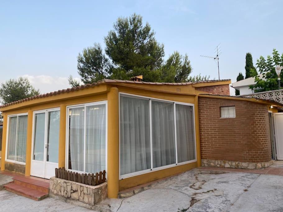 Encantador Y Acogedor Alojamiento Con Piscina Monserrat Dış mekan fotoğraf